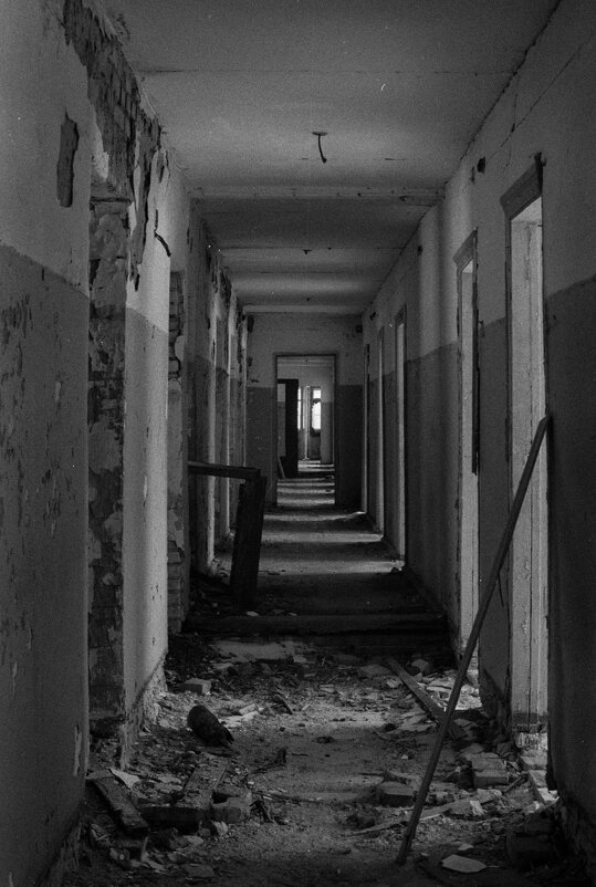 В старой больнице. - Михаил Соколов