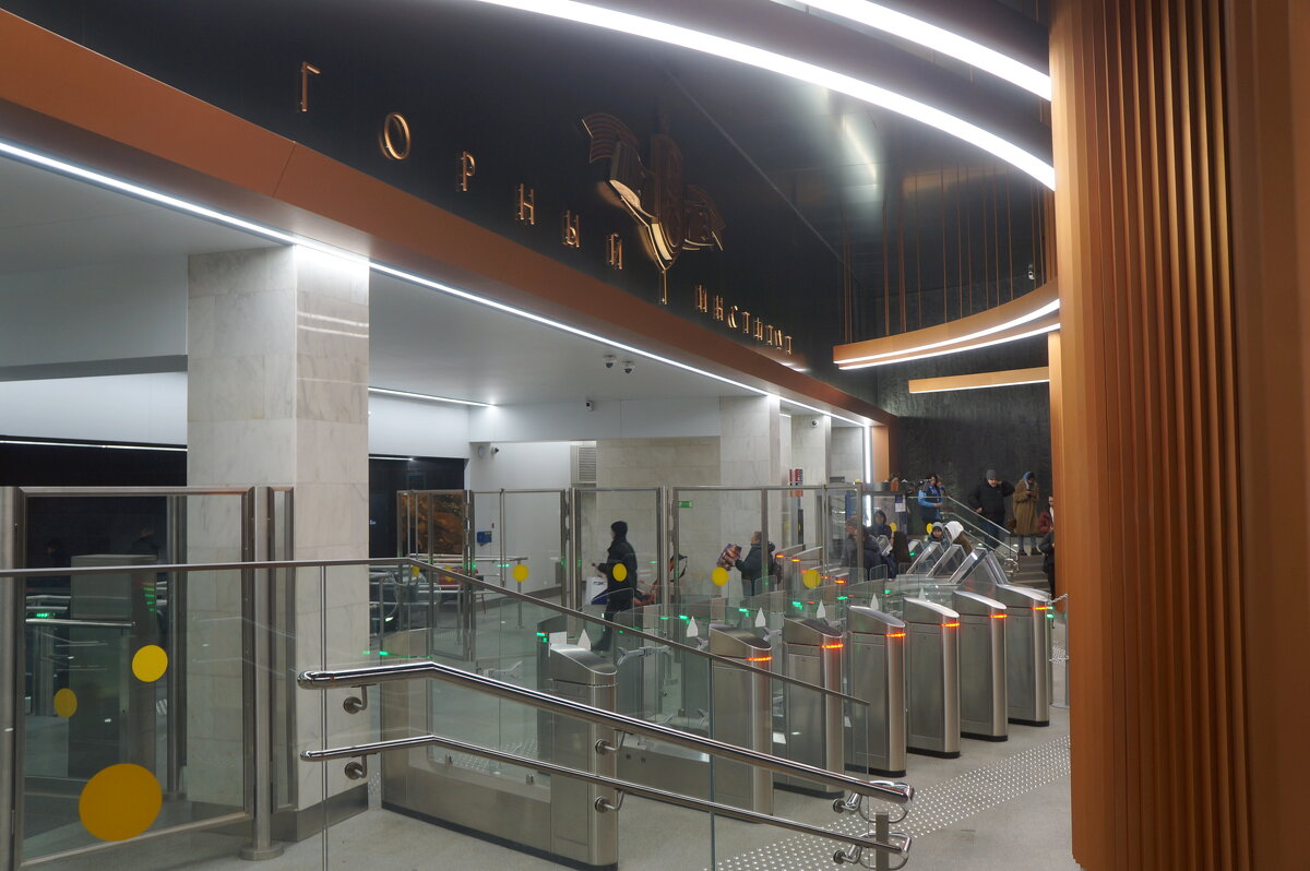 ст. метро "Горный институт" - zavitok * ст. метро "Горный институт" - zavitok *