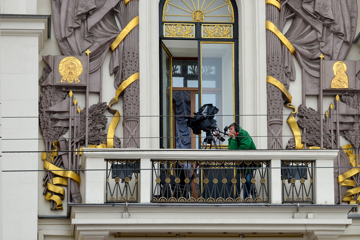 Оператор скучает. - Валерий Пославский Оператор скучает. - Валерий Пославский