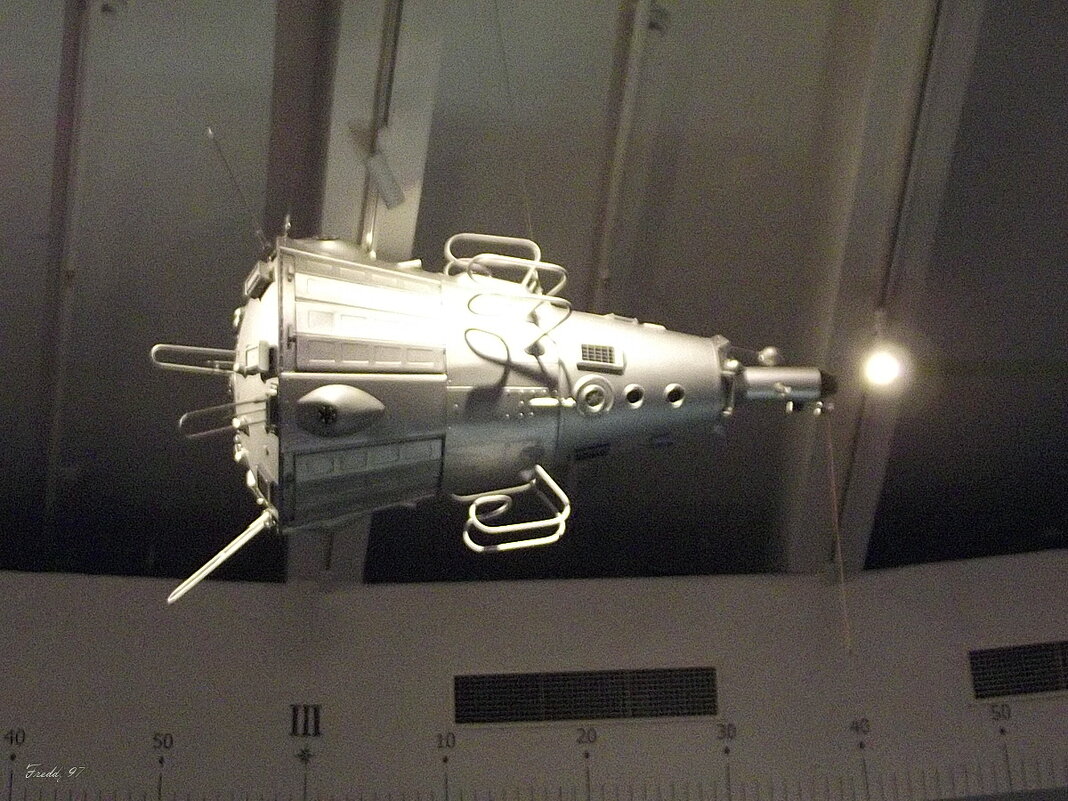 Спутник - Freddy 97