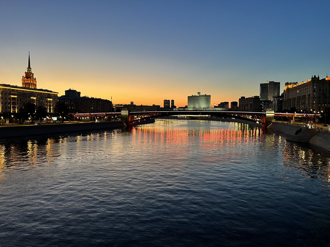 Вечерняя Москва - Александр Конов Вечерняя Москва - Александр Конов