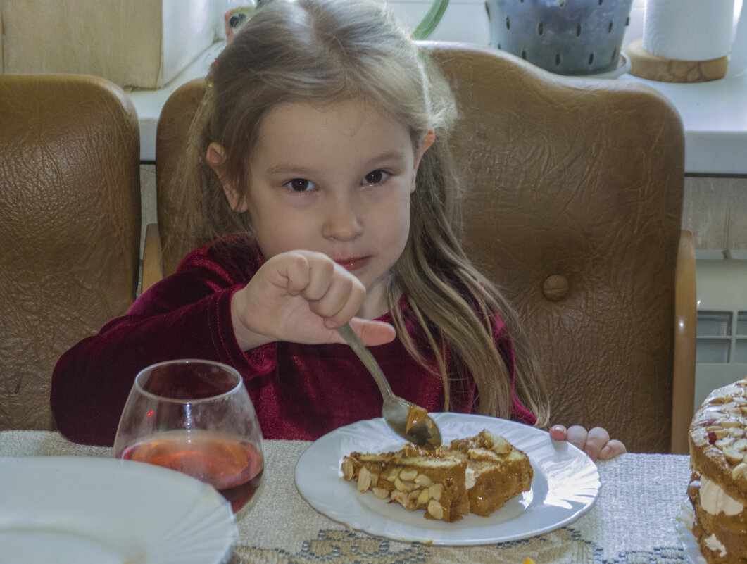 Вкусный тортик - Валентин Семчишин Вкусный тортик - Валентин Семчишин