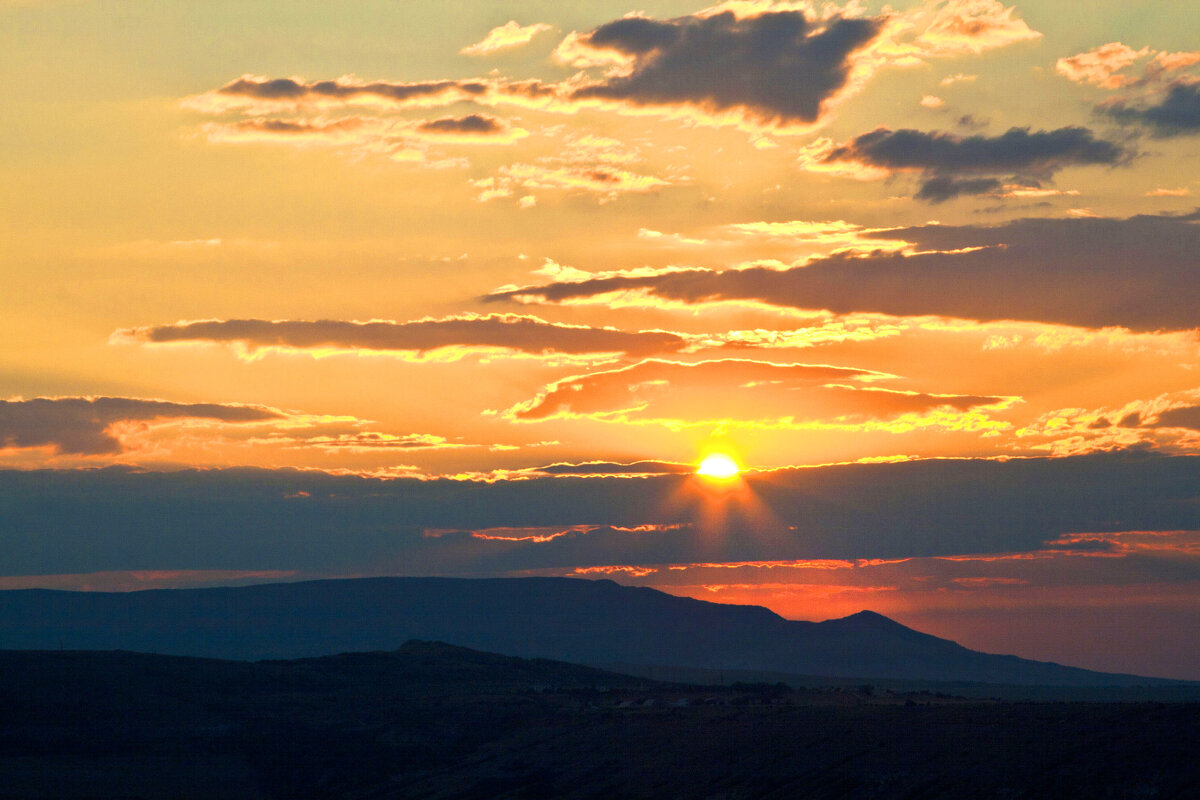 Вечерняя иллюминация - Геннадий Валеев Вечерняя иллюминация - Геннадий Валеев