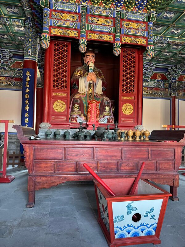 В Буддийском храме в Китае - Ирэн В Буддийском храме в Китае - Ирэн