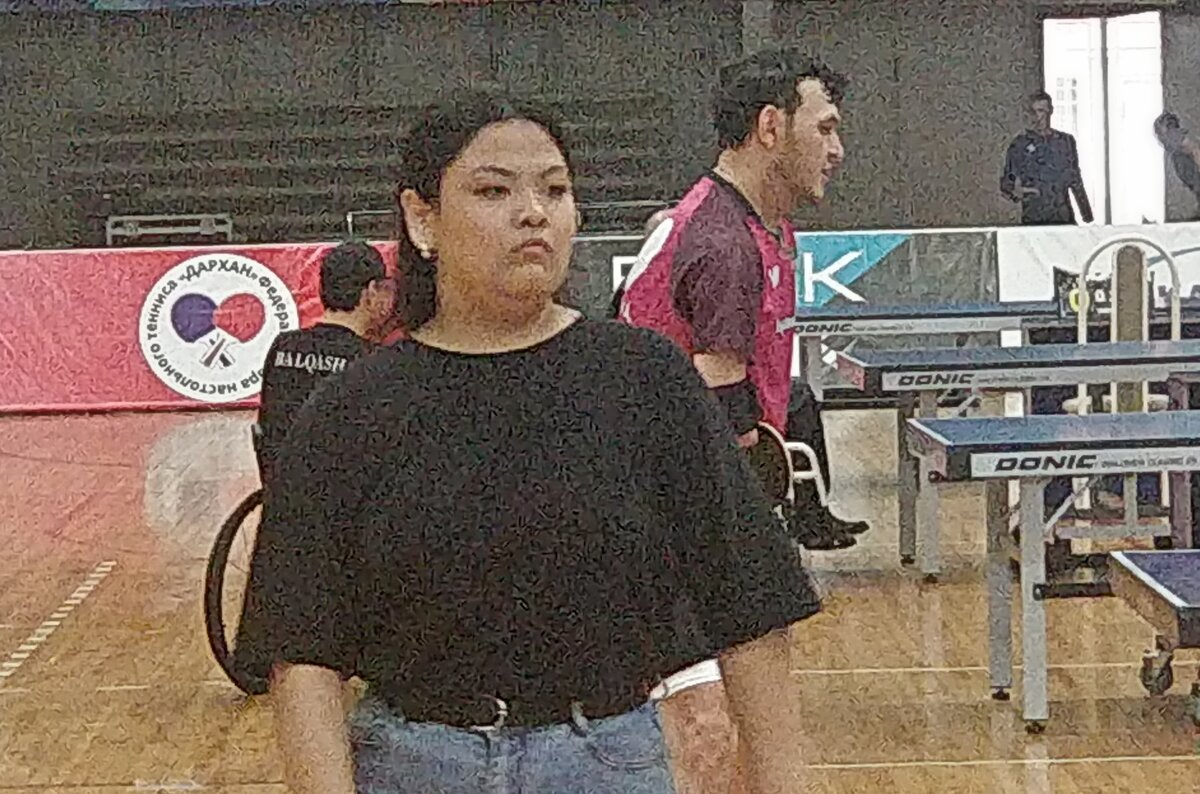 Серьезная дама - Андрей Хлопонин