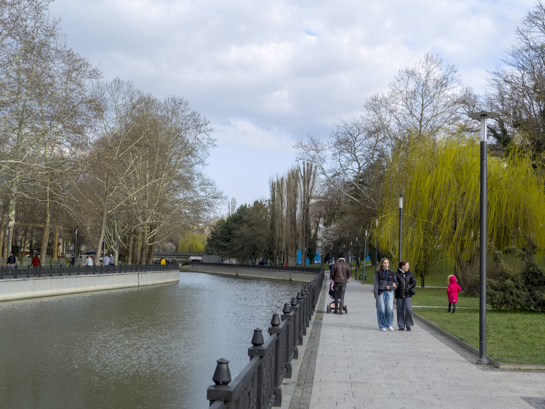 Прогулки  по набережной - Валентин Семчишин