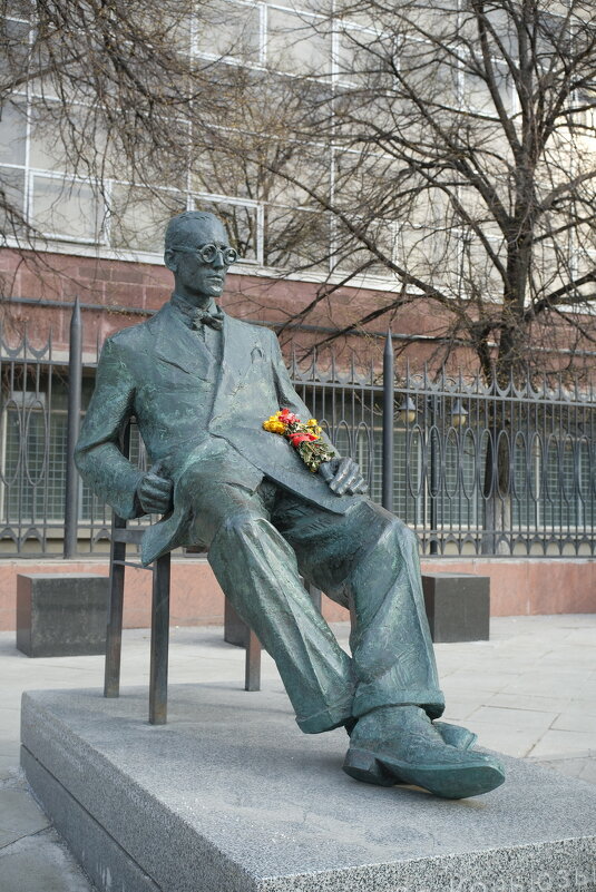 На Мясницкой - мыслитель. - Лютый Дровосек