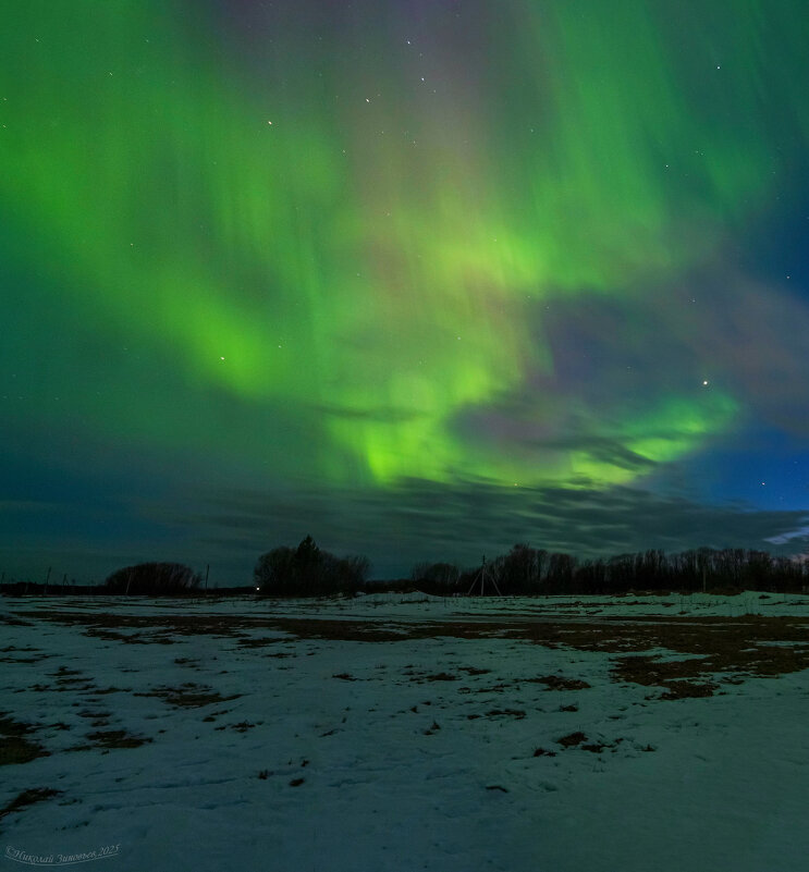 Полярное сияние в Ухте в ночь с 16 на 17 апреля. - Николай Зиновьев Полярное сияние в Ухте в ночь с 16 на 17 апреля. - Николай Зиновьев