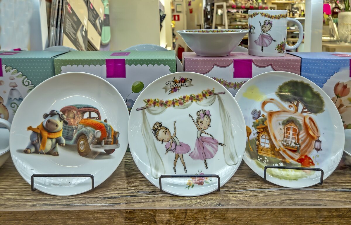 В посудной лавке - Валерий Иванович В посудной лавке - Валерий Иванович