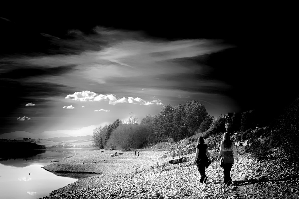 прогулка по пляжу - Jiří Valiska