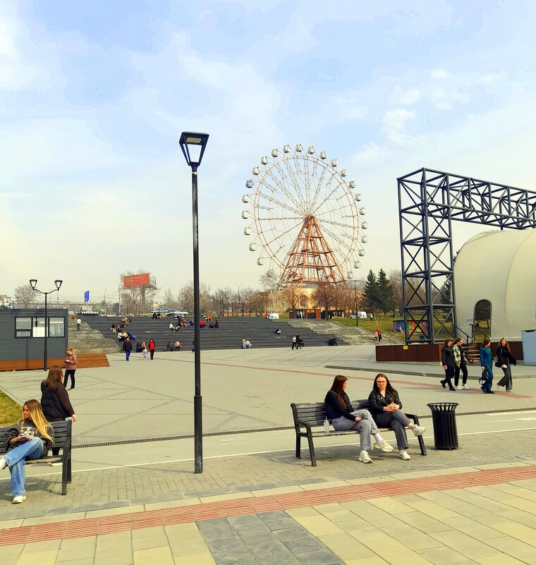 В парке городском . - Мила Бовкун В парке городском . - Мила Бовкун