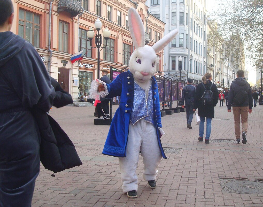 Приставучий арбатский персонаж - svk *