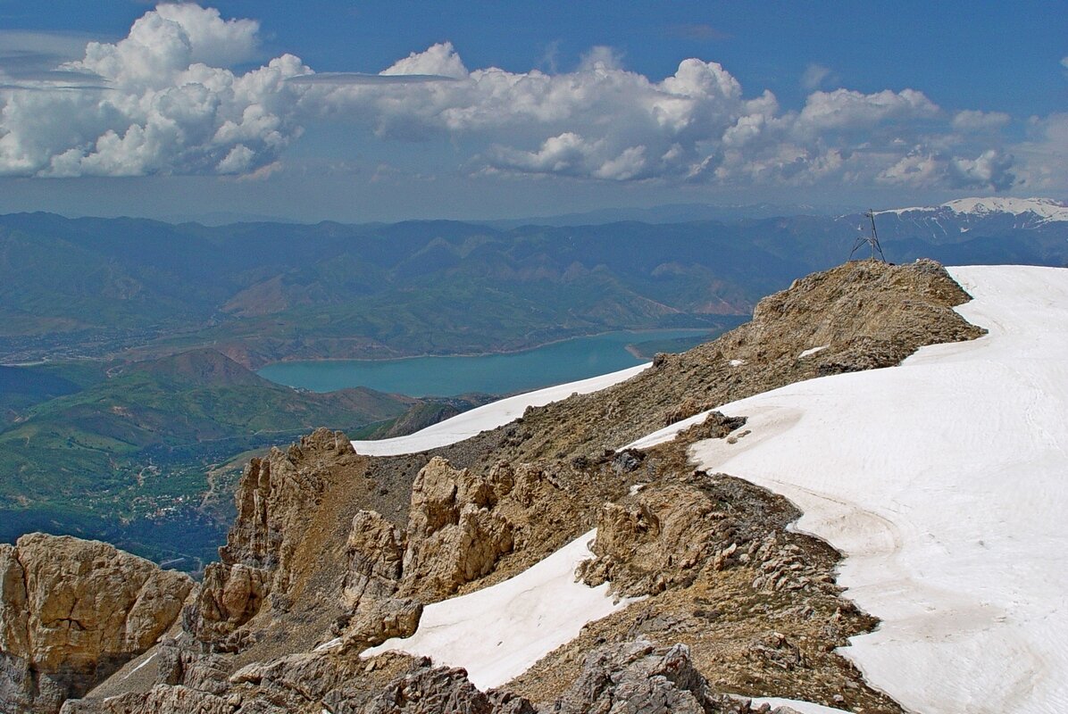 ПРОГУЛКА НА БОЛЬШОЙ ЧИМГАН - 2, с вершины - Виктор Осипчук