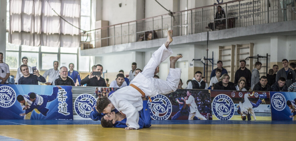 Жесткач на татами - Коля Лукашов Жесткач на татами - Коля Лукашов