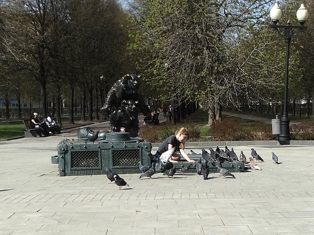 Девочка и голуби - svk *