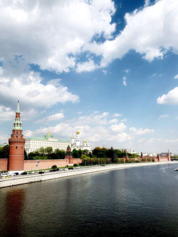 Огромное московское небо. - Vladimir Semenchukov