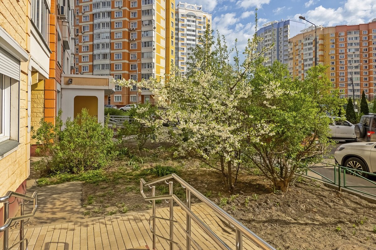 Утром вышел я во двор - Валерий Иванович Утром вышел я во двор - Валерий Иванович