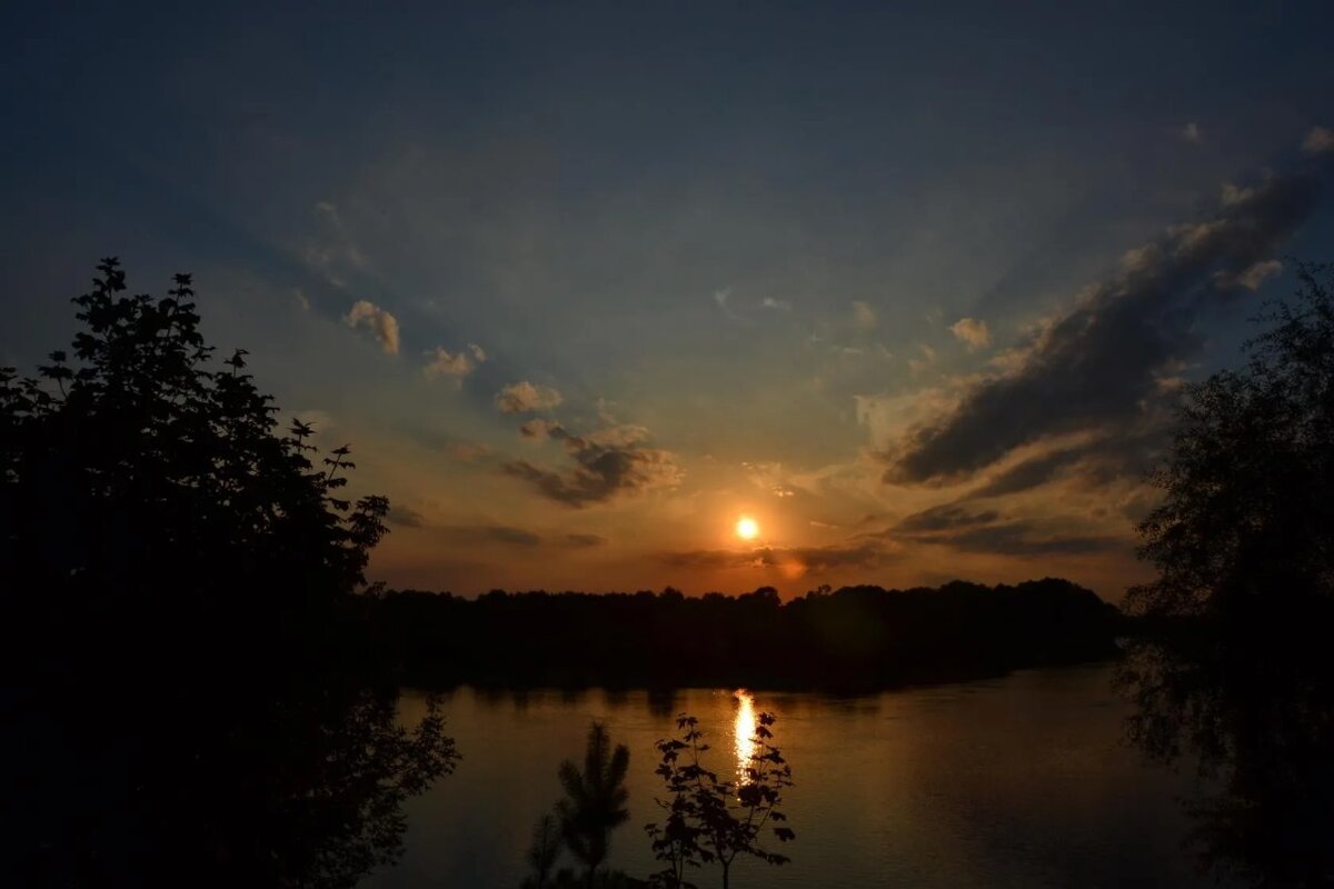 ...Закат над рекой Сож. Беларусь. - Надежда ...Закат над рекой Сож. Беларусь. - Надежда