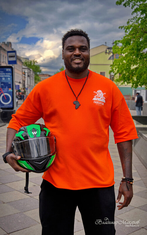 "Москвич. Незнакомец"© - Владимир Макаров