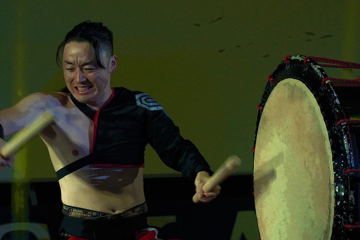 Лидер шоу японских барабанщиков Асука - Yury Mironov Лидер шоу японских барабанщиков Асука - Yury Mironov