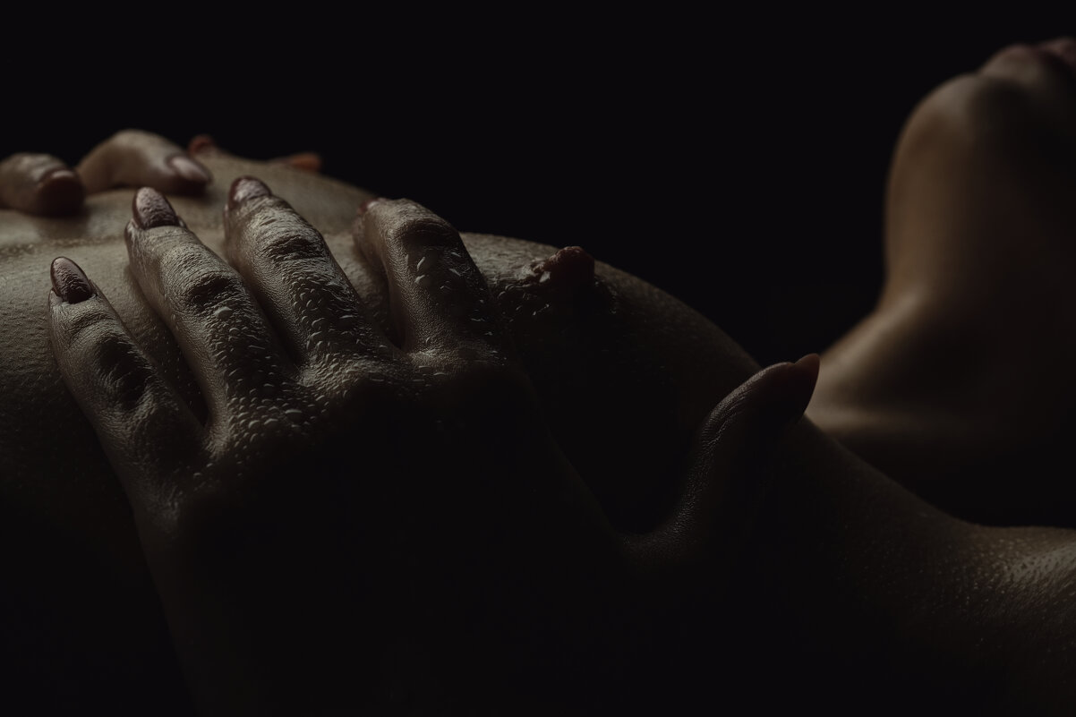 *** - Alexandr Khizhniak