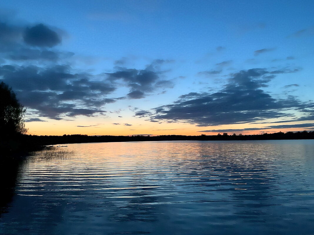 Закат над рекою. - Ольга Довженко
