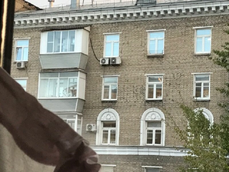 Небо хмуро, но какие окна ГОЛУБЫЕ!! - Татьяна Юрасова