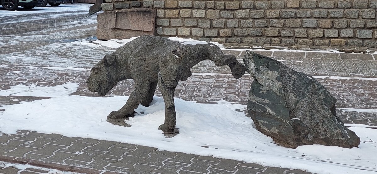 Дворовые скульптуры - ИРЭН@ .