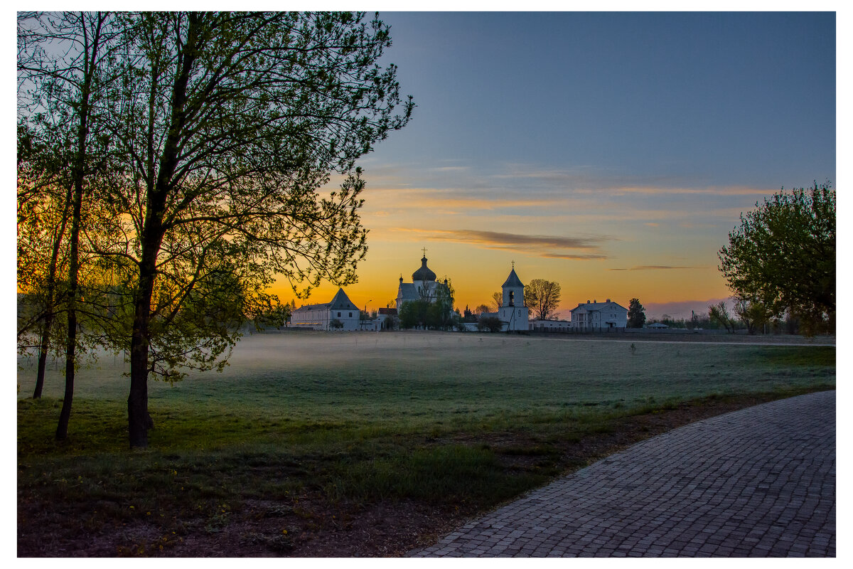 В предрассветный час. - Sergey (Apg)