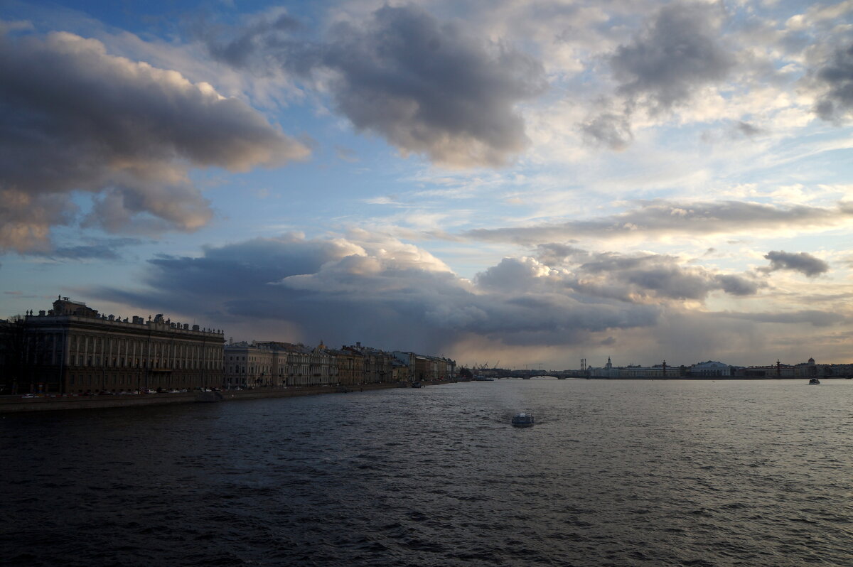 вид с Троицкого моста на Дворцовую набережную - zavitok *