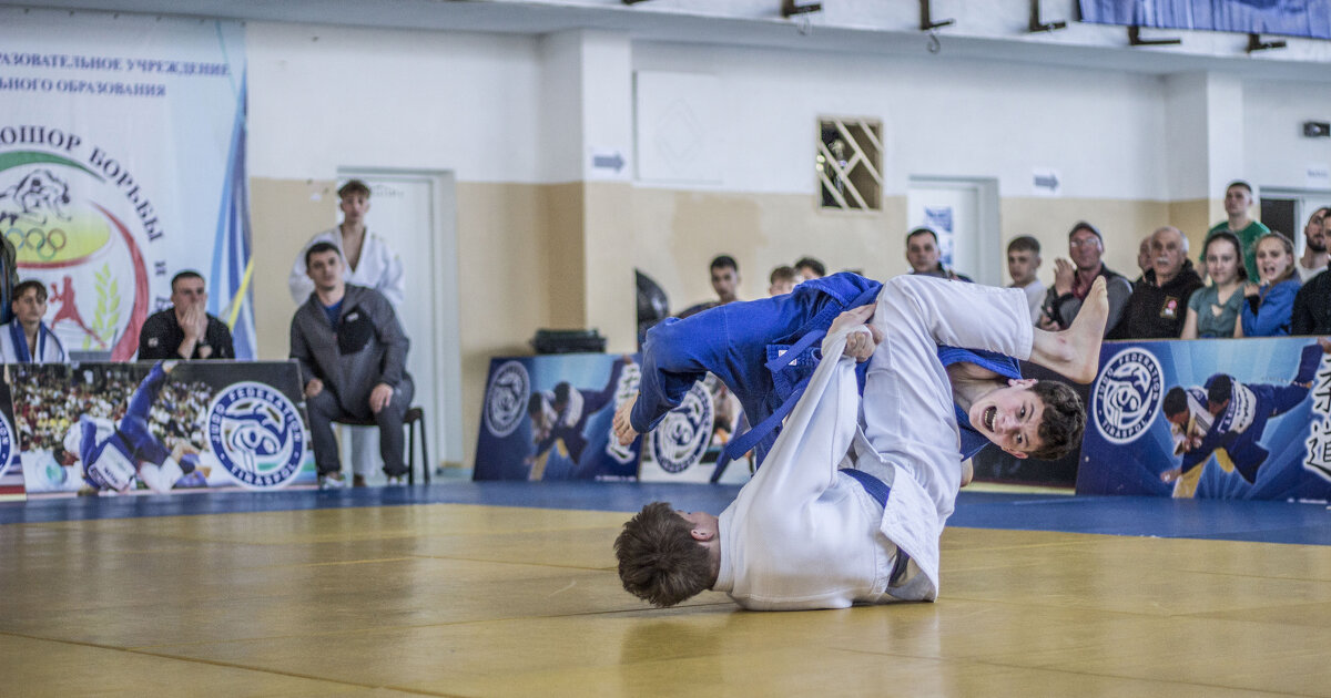 Тяжёлый денёк - Коля Лукашов