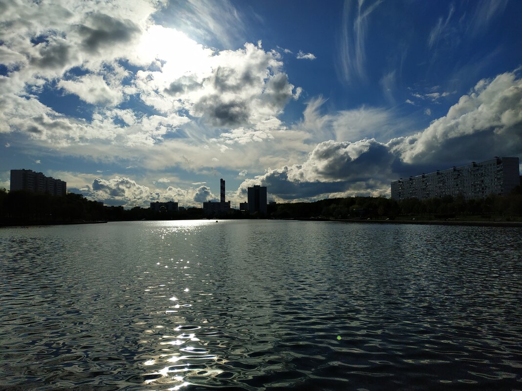 Тема с вариацией через день - Андрей Лукьянов Тема с вариацией через день - Андрей Лукьянов