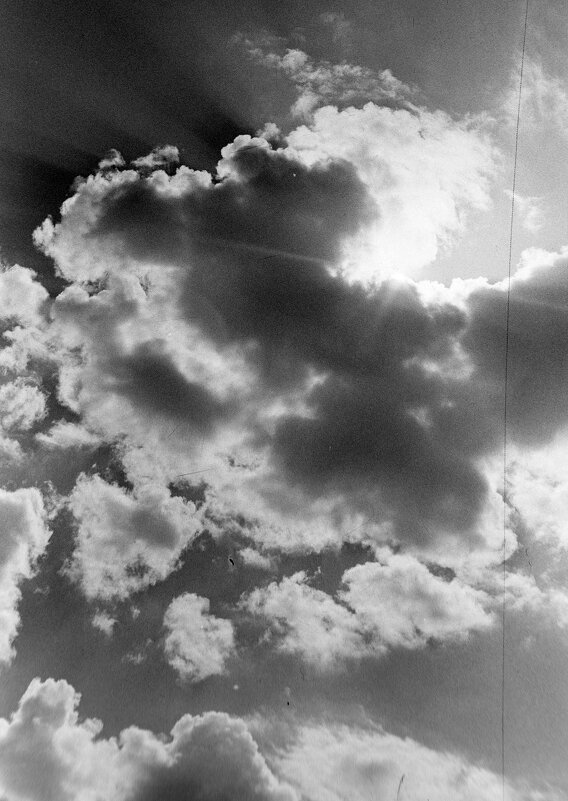 Апрельские облака. Фото на плёнку - Олег Зоркий Апрельские облака. Фото на плёнку - Олег Зоркий