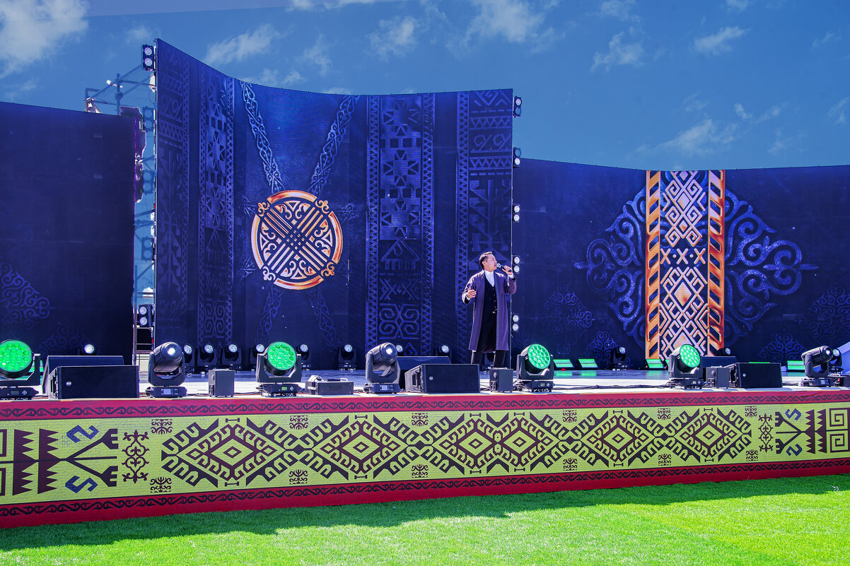 Концертная площадка - Анатолий Чикчирный Концертная площадка - Анатолий Чикчирный