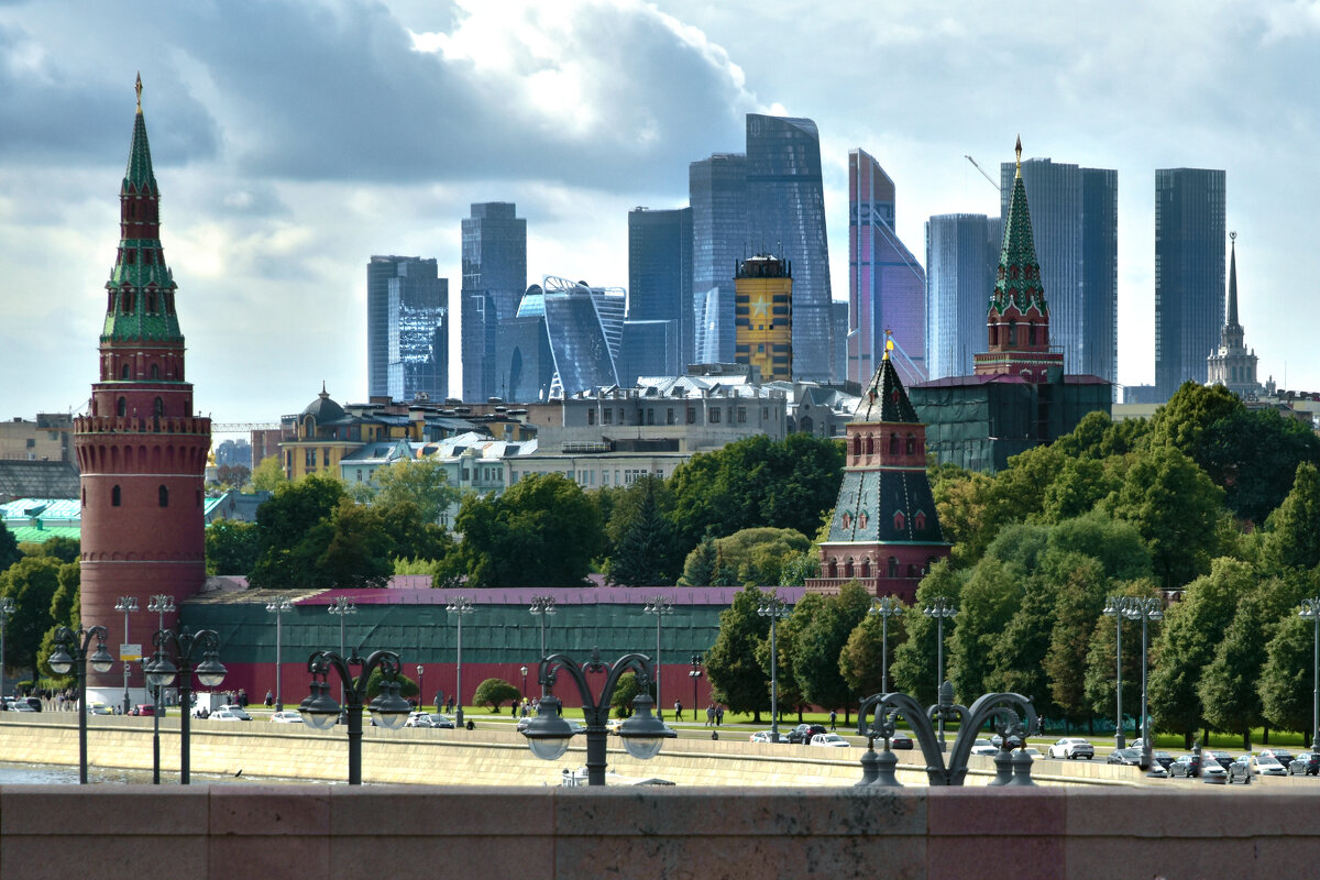 Центр - Валерий Пославский Центр - Валерий Пославский