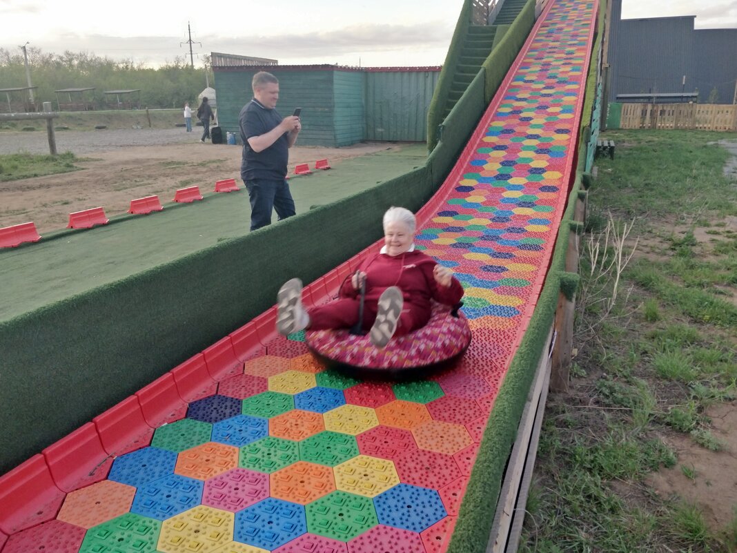 Летит с горки - Андрей Хлопонин