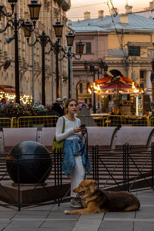 Девушка и шарик.. - Евгений Голубев