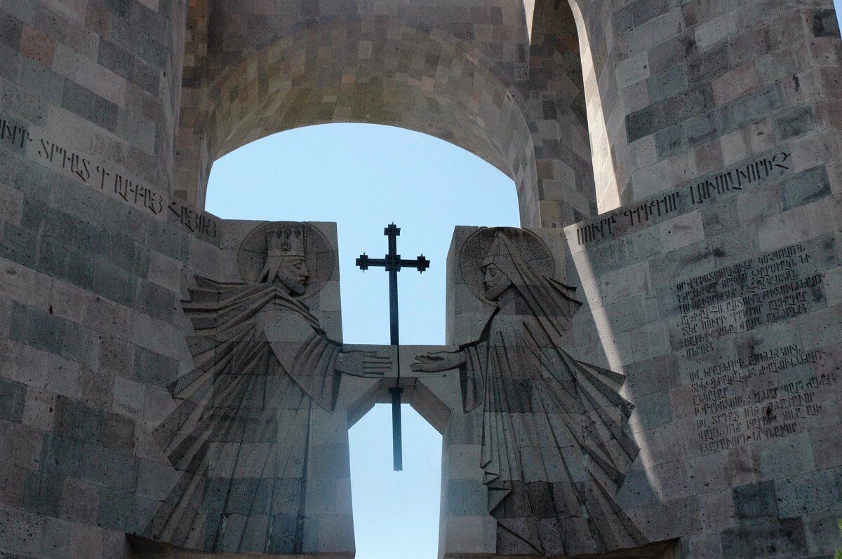 Вход с ангелами в Эчмиадзинский монатырь - Alexandra Sakharova