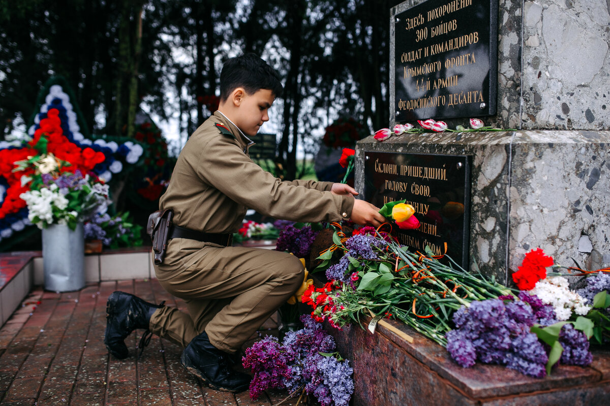 Парень в форме ВОВ - Евгений Николаев