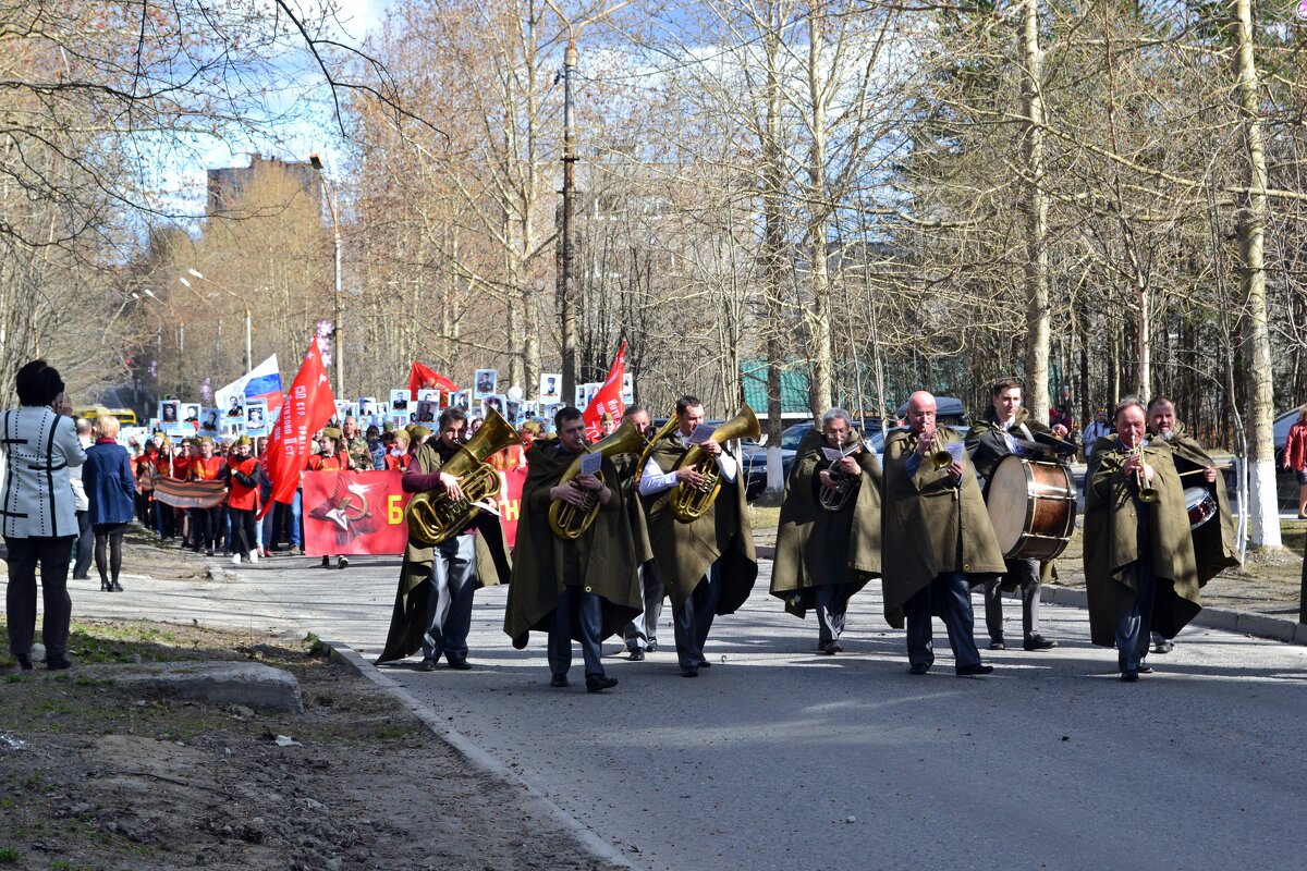 По главной улице с оркестром... - Ольга По главной улице с оркестром... - Ольга