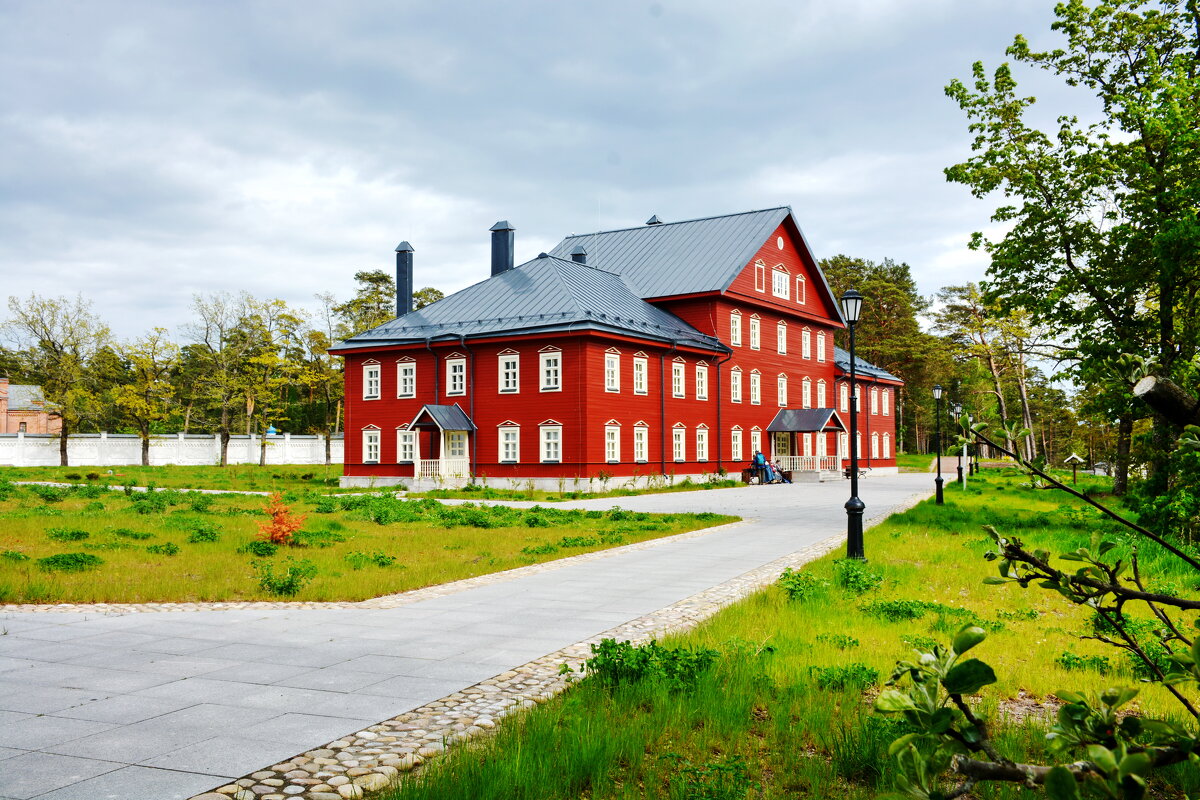 Гостиница "Красная" - Леонид Иванчук Гостиница "Красная" - Леонид Иванчук