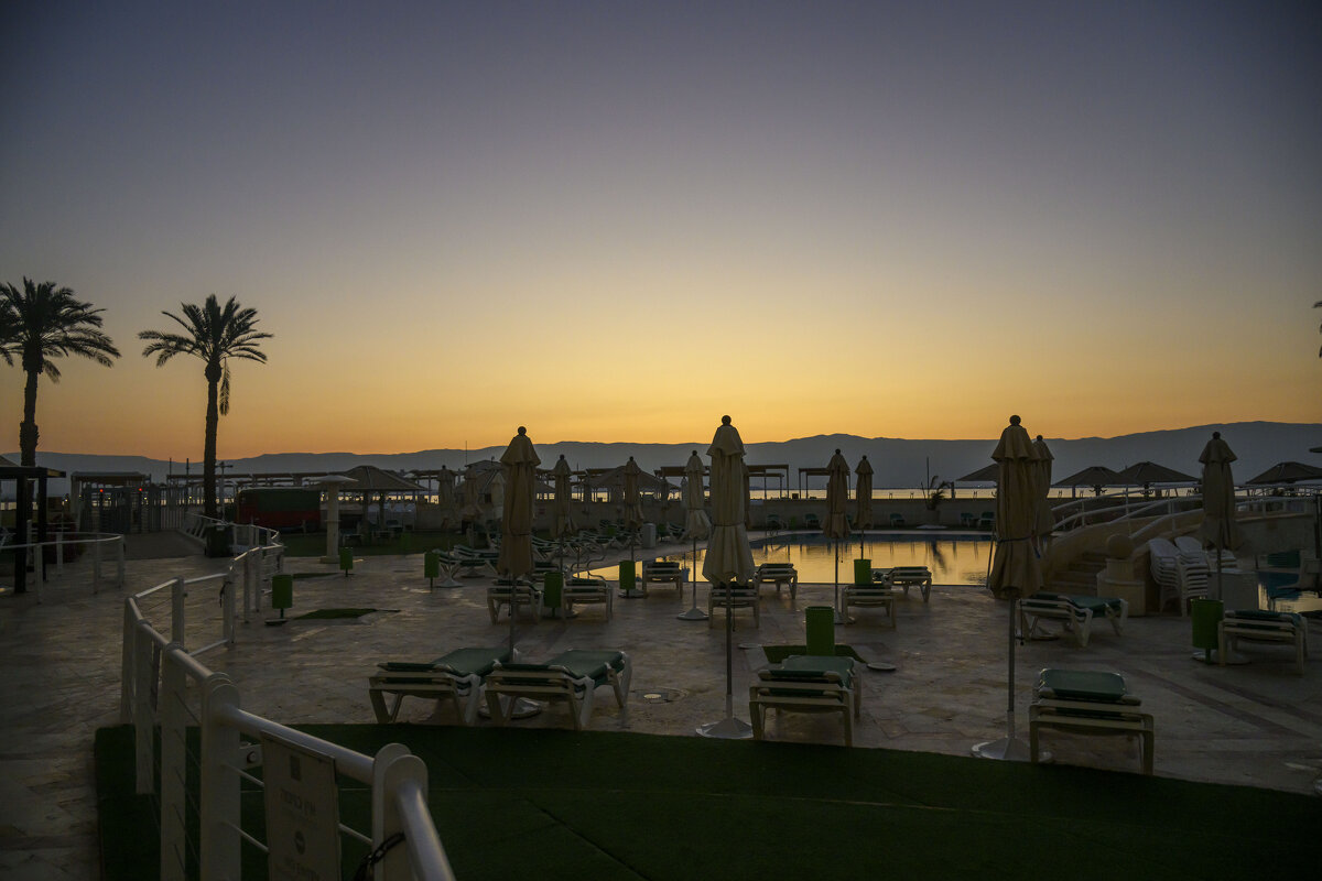 рассветная тишина Мёртвого моря возле гостиницы - Осень 