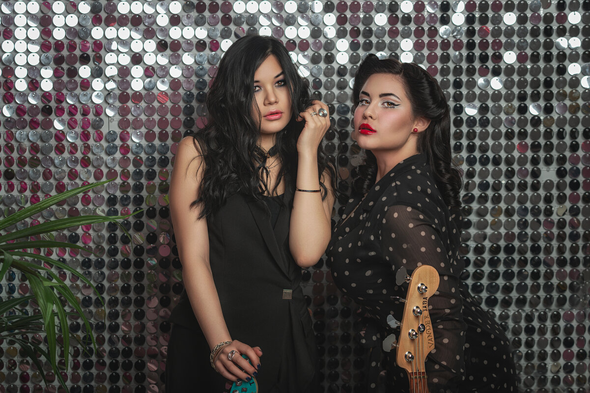 Две гитаристки - Джованни Луче Две гитаристки - Джованни Луче