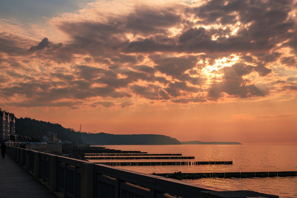 Закат над Балтикой - Сергей Сабешкин