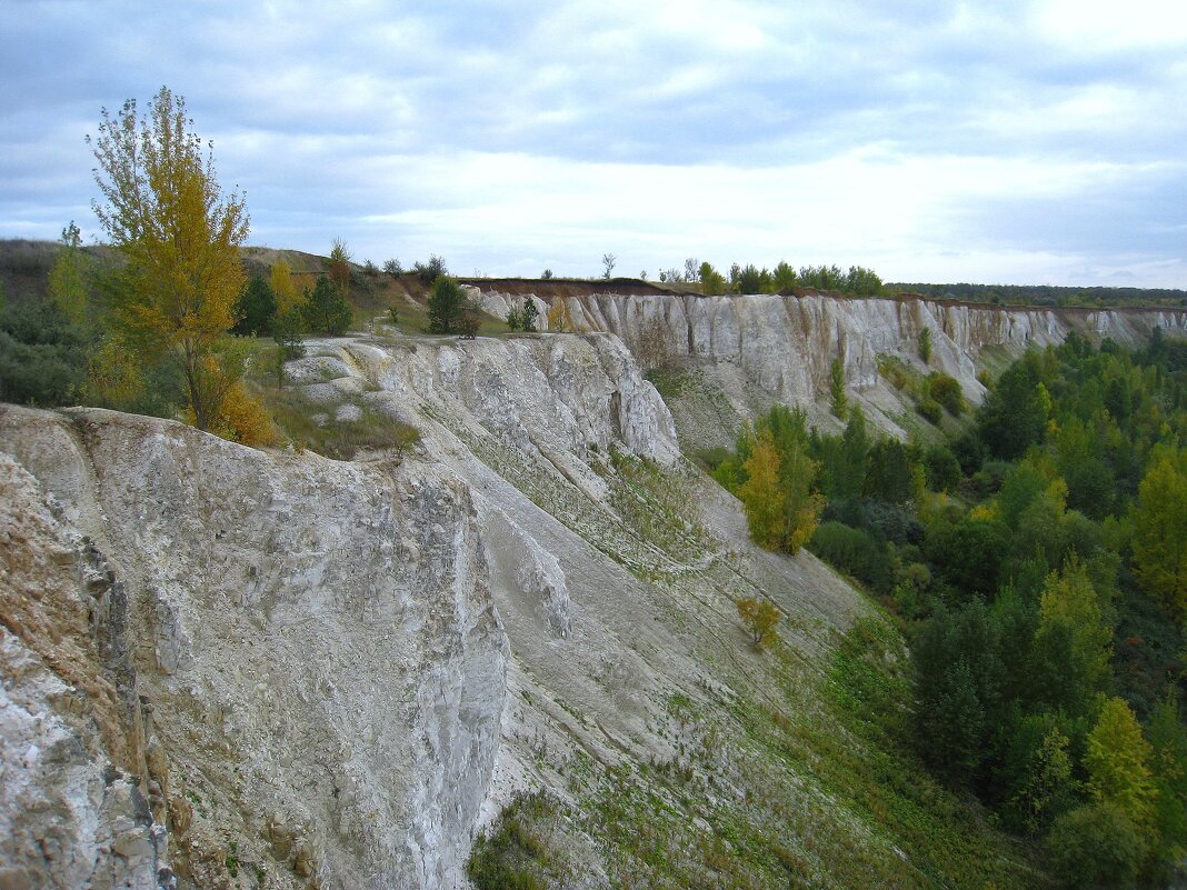 Меловые скалы Белый колодец в Воронежской области. - unix (Илья Утропов) Меловые скалы Белый колодец в Воронежской области. - unix (Илья Утропов)