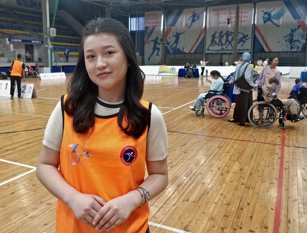 Девочка волонтёр - Андрей Хлопонин Девочка волонтёр - Андрей Хлопонин