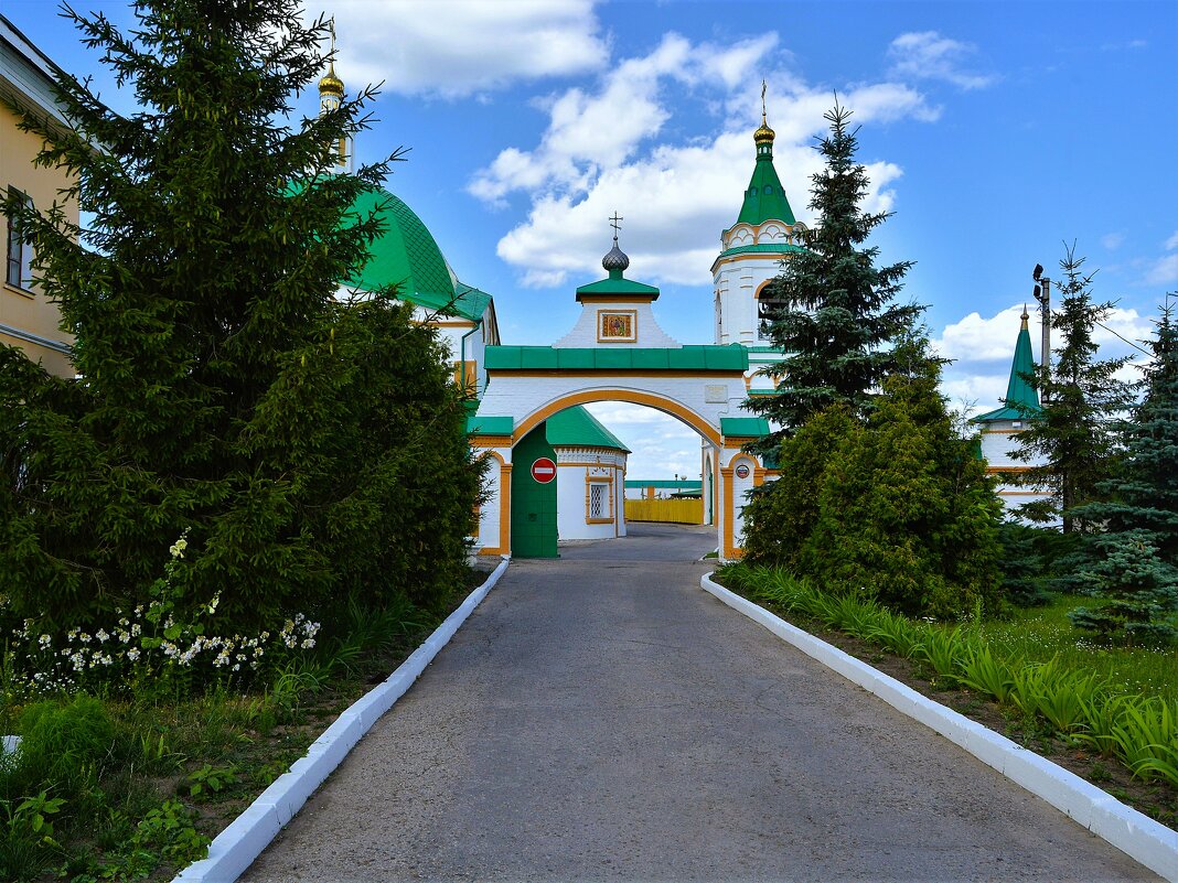 Чебоксары. Свято-Троицкий мужской монастырь. - Пётр Чернега Чебоксары. Свято-Троицкий мужской монастырь. - Пётр Чернега