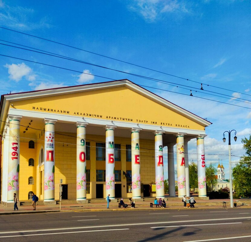 С Днём Победы, друзья! С Днём памяти. И мирного нам всем неба над головой. - Галина Бобкина С Днём Победы, друзья! С Днём памяти. И мирного нам всем неба над головой. - Галина Бобкина
