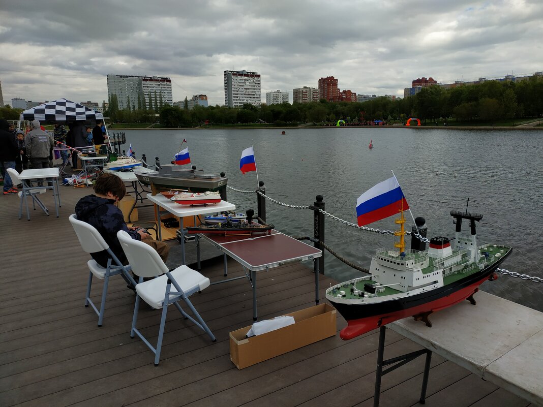 Как москвичи встретили День Победы - Андрей Лукьянов