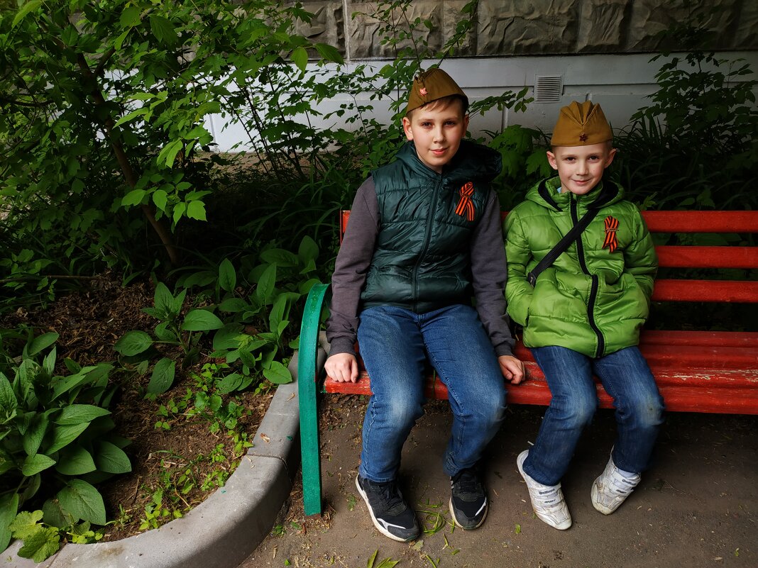 Как москвичи встретили День Победы - Андрей Лукьянов Как москвичи встретили День Победы - Андрей Лукьянов